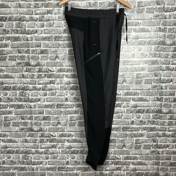 Title nine - Picture 7 of 10